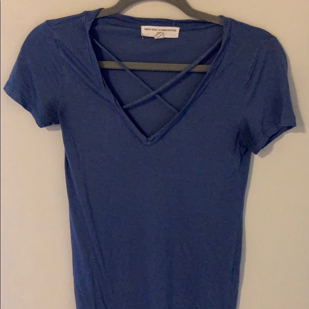 Crisscross tee
